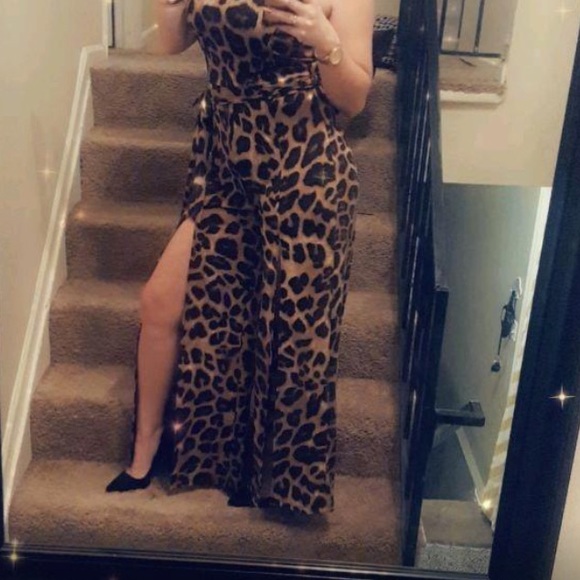 Beautiful woman sexy jumpsuit leopard prints - Picture 4 of 4